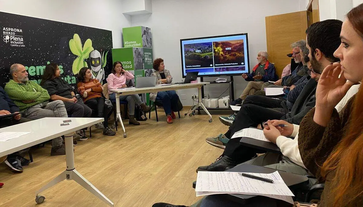 Más de treinta colectivos participan en la primera mesa de trabajo de la Alianza Bierzo Cabrera.