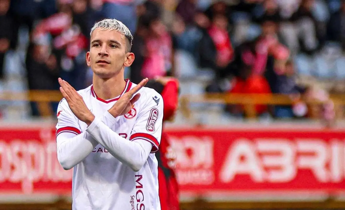 Chacón celebra su gol ante el Mirandés este sábado. Foto: CyDLeonesa