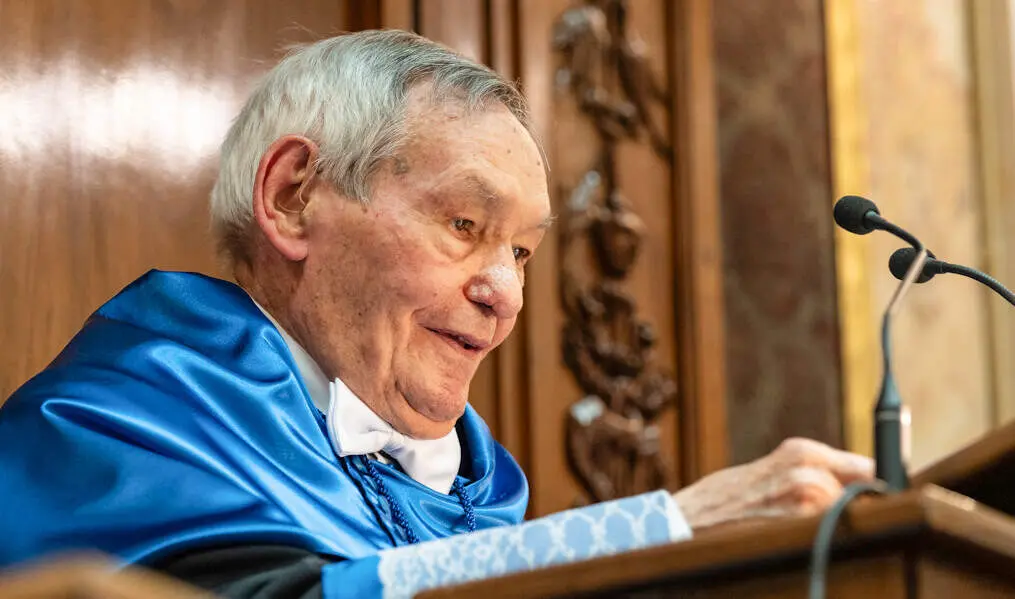 Amable Liñán, durante su investidura como Doctor Honoris Causa en 2024.