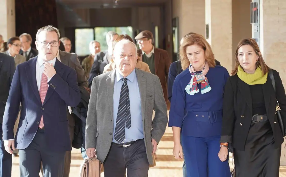 El consejero de Cultura, Turismo y Deporte, Gonzalo Santonja, comparece en las Cortes para presentar el proyecto de ley de Presupuestos Generales de la Comunidad para 2026 en lo relativo a su departamento.