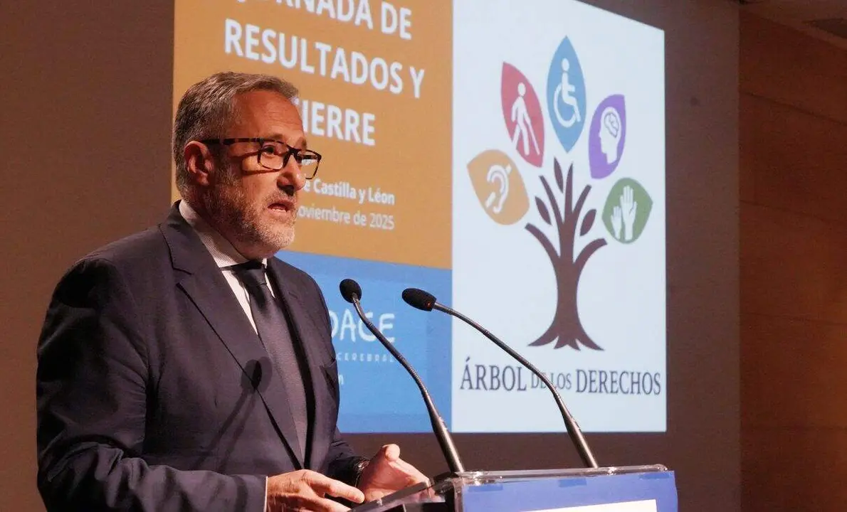 El presidente de las Cortes de Castilla y León, Carlos Pollán, asiste a una jornada para dar a conocer los resultados de su proyecto ‘Árbol de los Derechos’, una iniciativa orientada a fortalecer los derechos de las personas con parálisis cerebral en la Comunidad