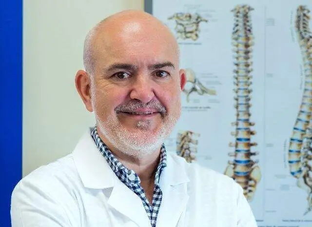 El neurocirujano berciano José Manuel Valle Folgueral, Castaña de Oro 2025 de la Fundación Prada A Tope