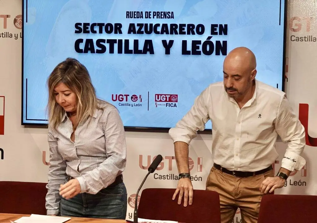 UGT analiza la crisis en la que se encuentra el sector azucarero en Castilla y León y anuncia medidas para evitar que se agrave la situación, además de tratar las consecuencias ante el cierre de la azucarera de La Bañeza. En la rueda de prensa interviene el secretario general UGT en Castilla y León, Óscar Lobo, y la secretaria general de UGT FICACyL, Sandra Vega. Foto: E. Margareto