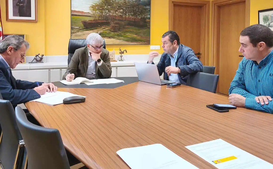 Un instante de la reunión con la Asociación Leonesa de Apicultores.