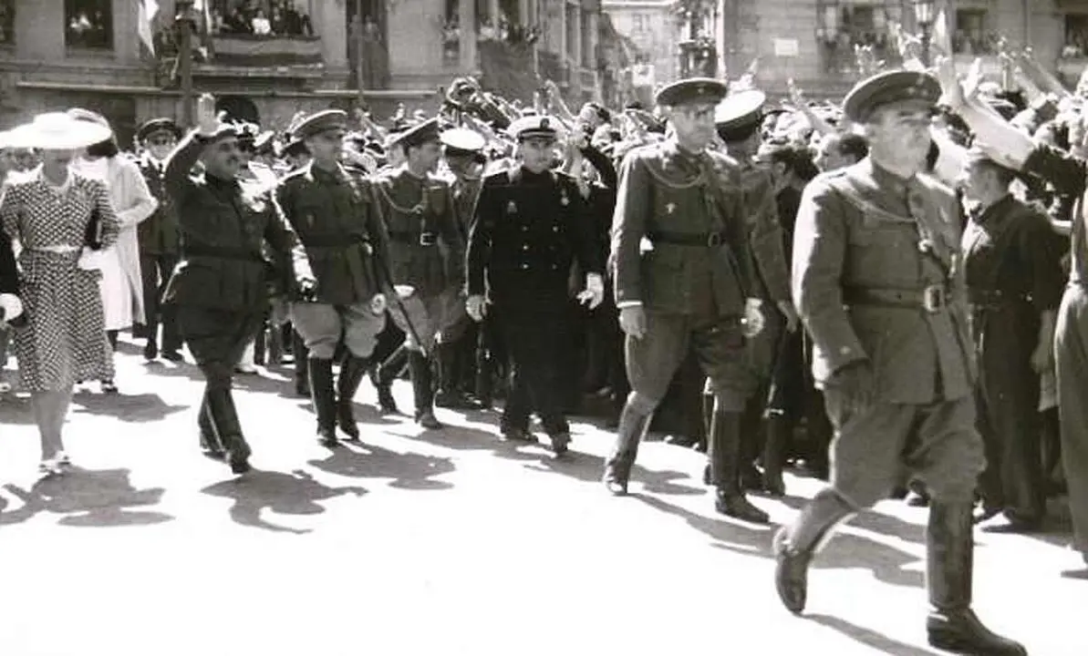 El dictador Francisco Franco, durante una de sus visitas a León.