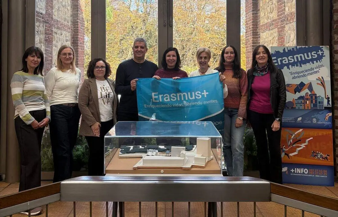 Foto de familia de los componentes del proyecto Erasmus DS VETLAB en León. Foto: Ildefe