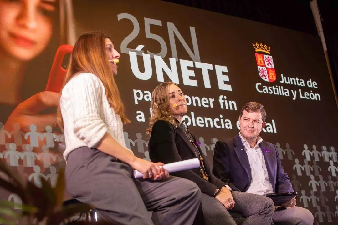 El presidente de la Junta participa en el acto conmemorativo del Día Internacional para la Eliminación de la Violencia contra la Mujer