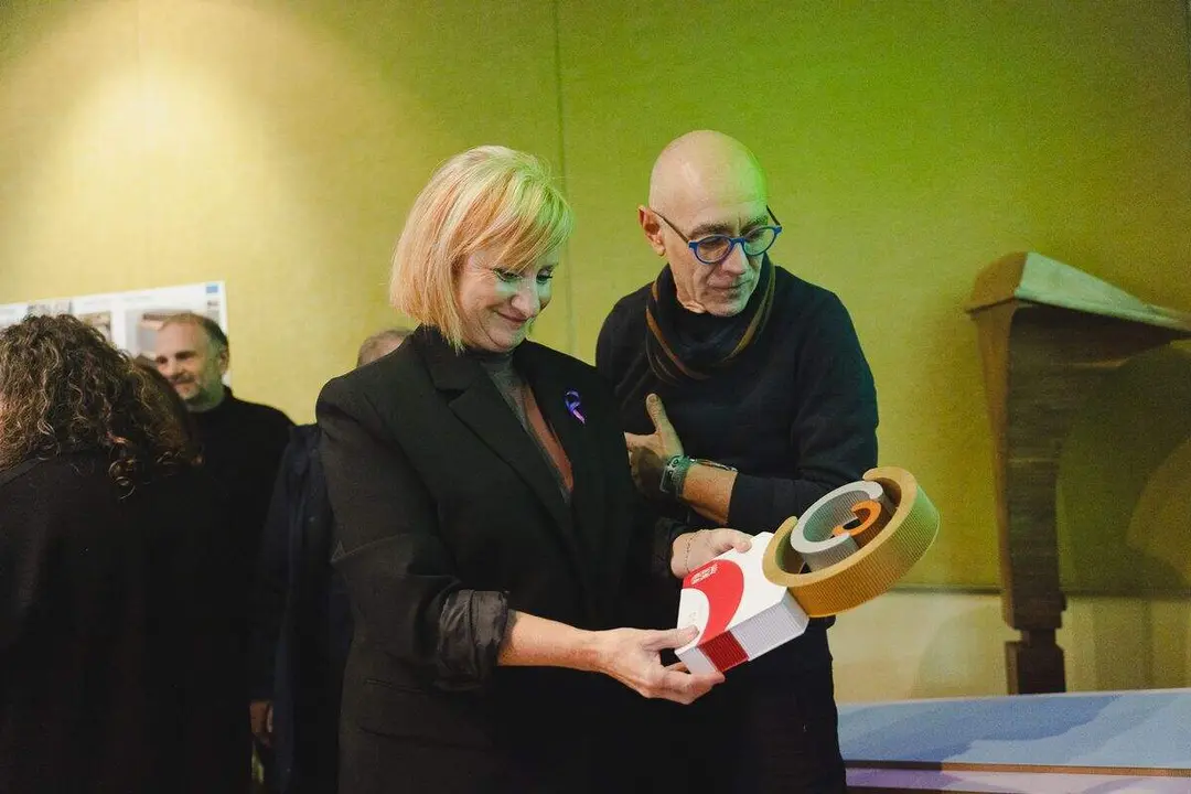 La consejera de Industria, Comercio y Empleo, Leticia García, inaugura la jornada ‘Únicos’.