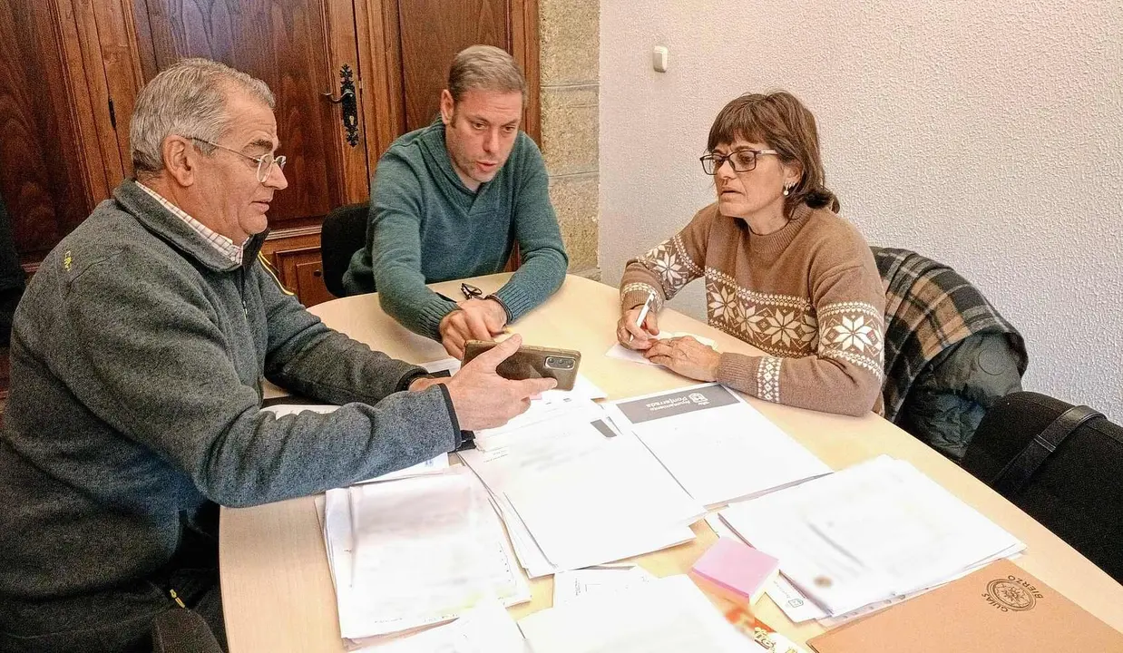 Reunión con alcaldesa pedánea Peñalba de Santiago  y representante empresa adjudicataria (1)