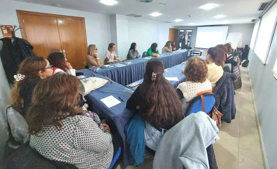 mesa diálogo Cruz Roja