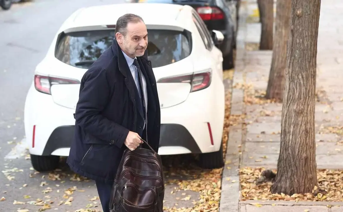 Ábalos ingresa en prisión por el riesgo de fuga apreciado por el juez.