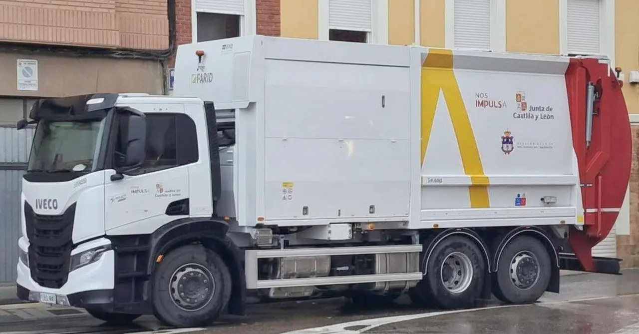 Imagen del nuevo vehículo para la recogida de basura en San Andrés y ahora averiado.