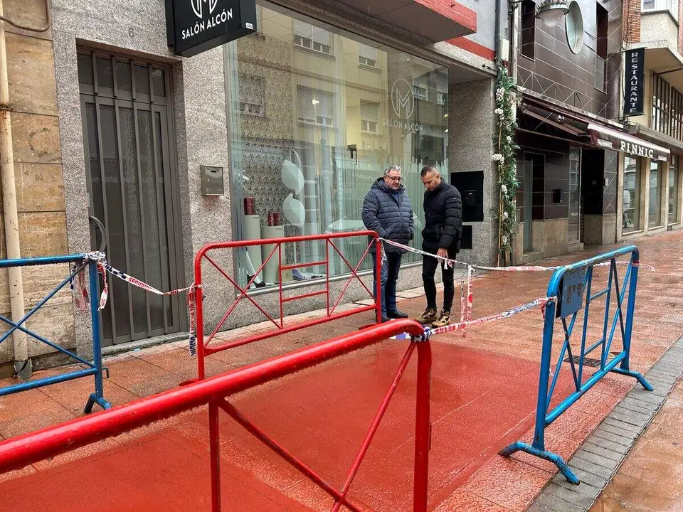 La isla de contenedores de la calle Alcón tras ser clausurada. Foto: Ayto. Ponferrada