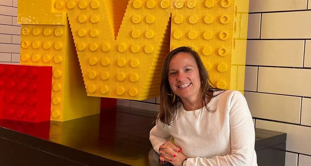 Mavi Fernández de Vega es profesional del Marketing en Gijón.