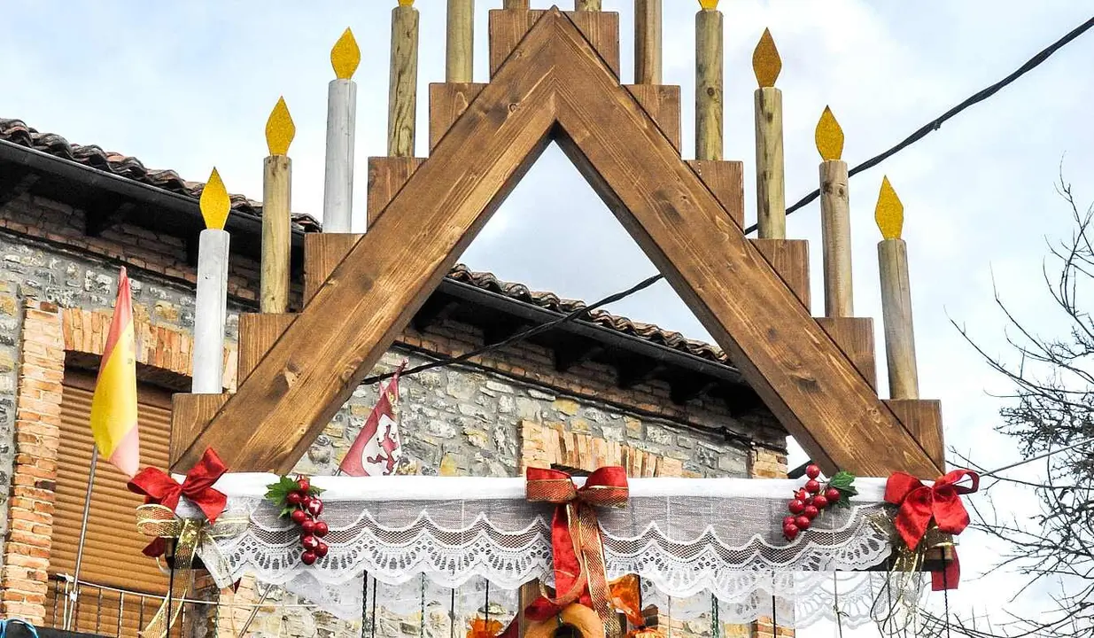 Imagen parcial del ramo leonés realizado por los vecinos.