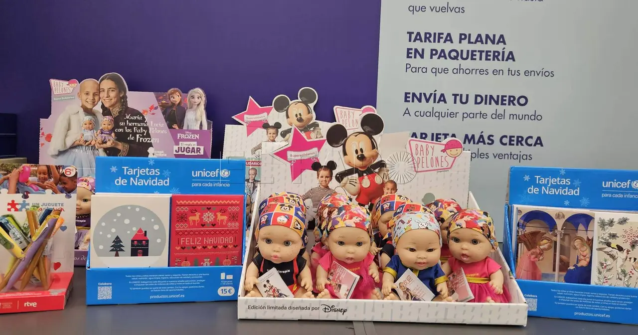 Algunos de los productos solidarios para esta Navidad de Correos.