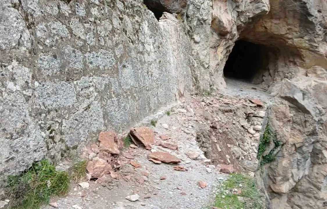 Imagen de la zona afectada por los derrumbes y que ha obligado al cierre de la ruta.