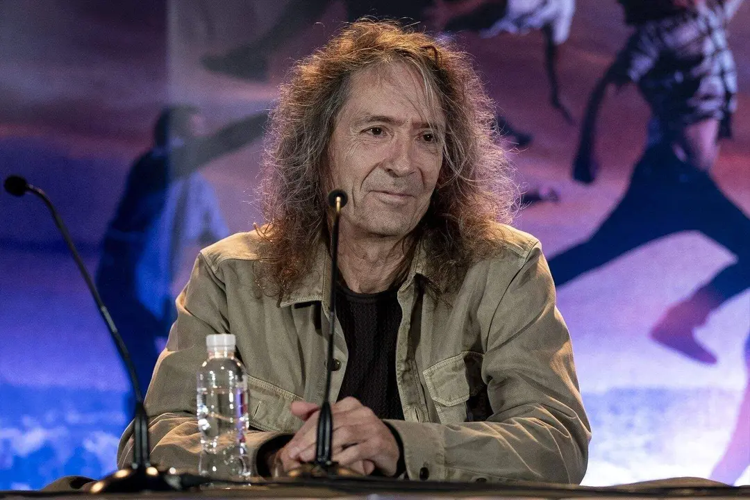 Roberto Iniesta, Robe