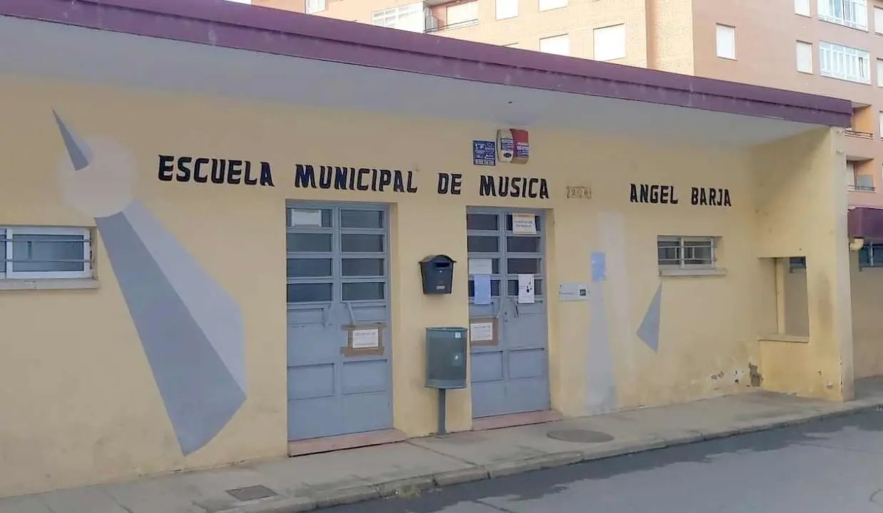 Escuela de Música Ángel Barja dependiente del Ayuntamiento de San Andrés del Rabanedo.