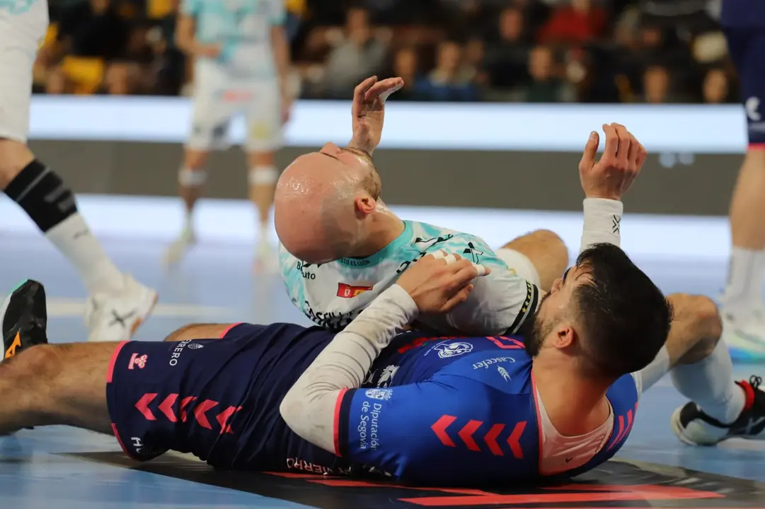 El Abanca Ademar busca estar un paso por encima de un Nava siempre complicado. Foto: Isaac Llamazares