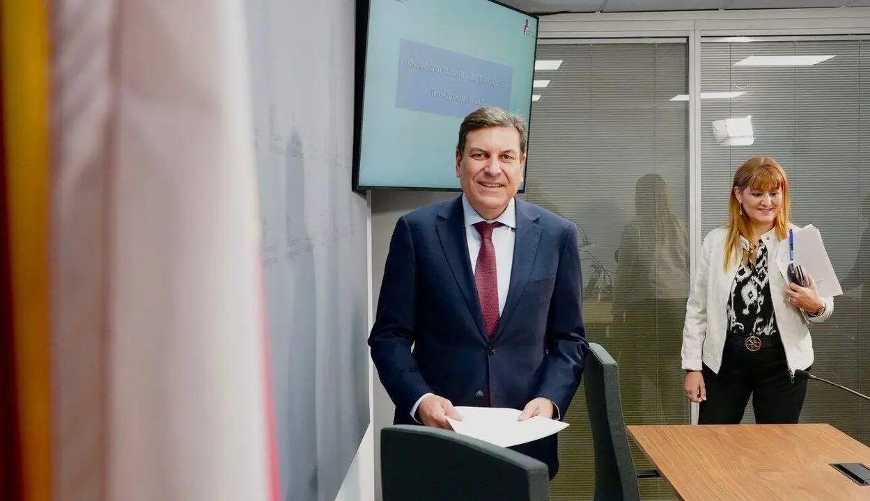 El portavoz de la Junta y consejero de Economía y Hacienda, Carlos Fernández Carriedo, presenta la Contabilidad Regional de Catilla y León, correspondiente al tercer trimestre de 2025.