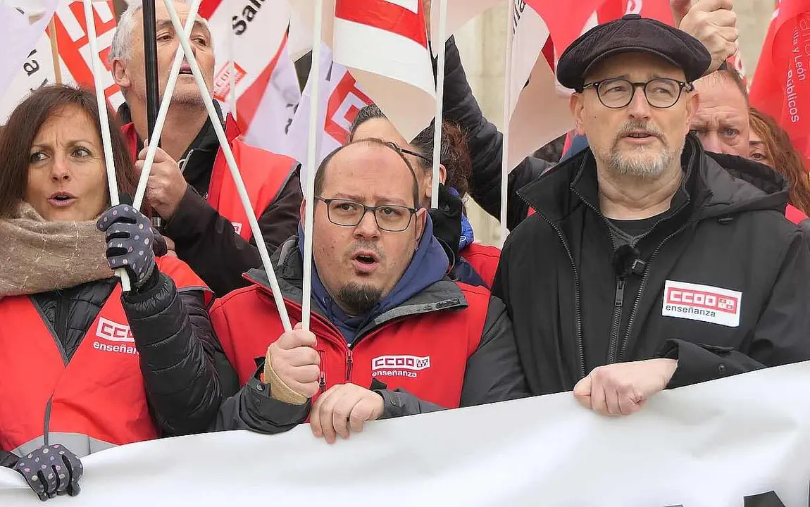 Representantes de CCOO Educación durante una de sus movilizaciones.