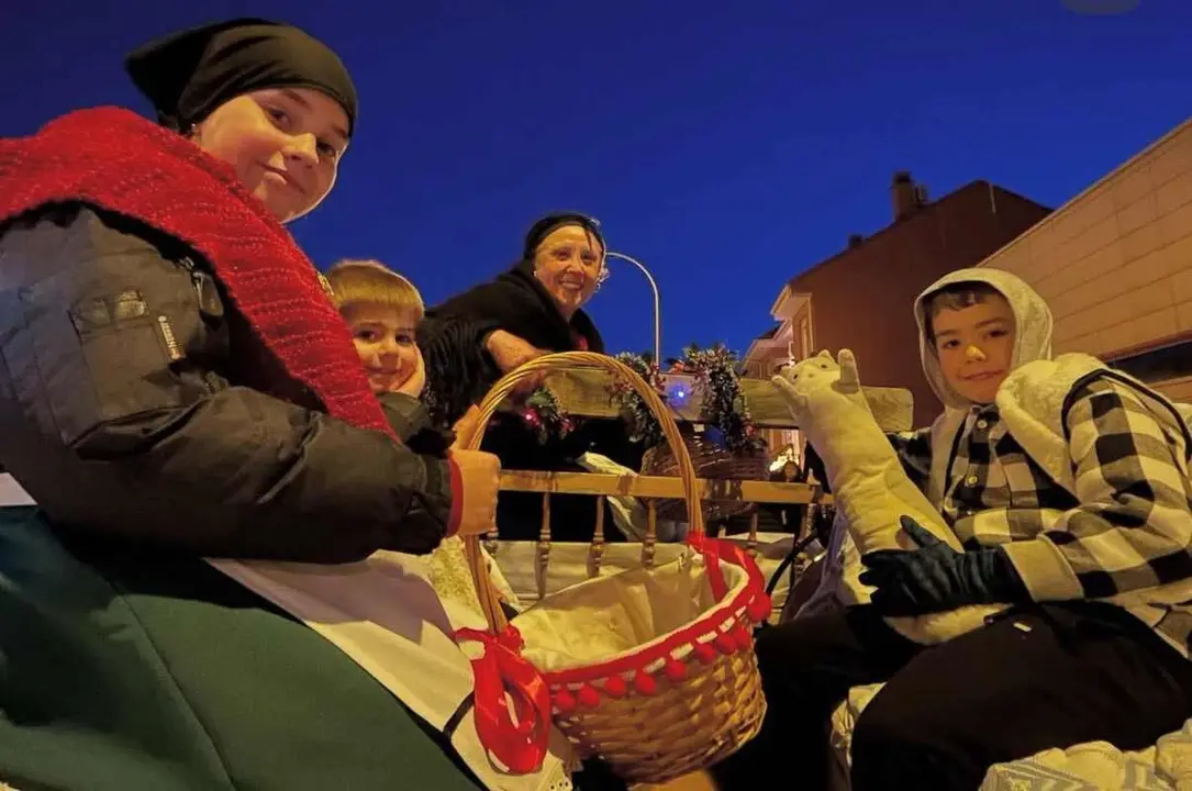 La Vieya del Monte, la papanoelada motera y el canto del ramo vertebran unas fiestas para todos los p&uacute;blicos.