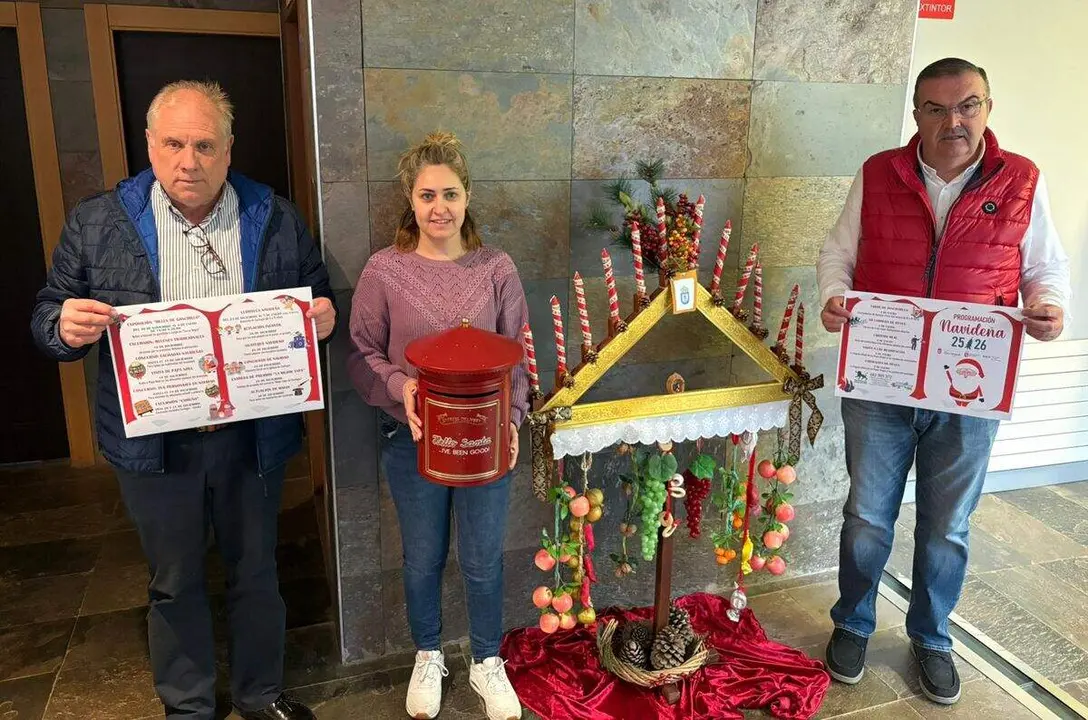 El alcalde de Sariegos, Roberto Aller, en la presentaci&oacute;n de la programaci&oacute;n navide&ntilde;a. Foto: Ayto. Sariegos