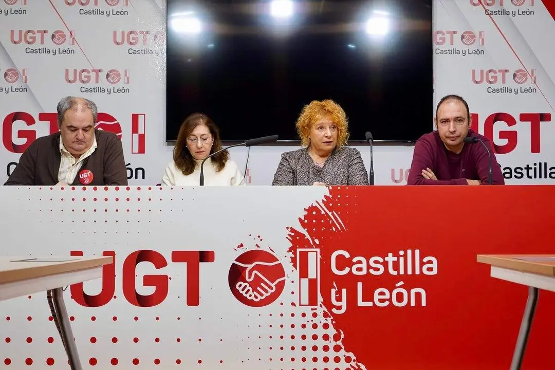 UGT Servicios P&uacute;blicos de Castilla y Le&oacute;n denuncia la situaci&oacute;n laboral en la que se encuentra la plantilla de Madrugadores, ofertado por la Junta de Castilla y Le&oacute;n y gestionado por una empresa privada. Intervendr&aacute;n el secretario general UGT SP CyL, Tom&aacute;s P&eacute;rez; la integrante del comit&eacute; de empresa de Externa del servicio Conciliamos, Isabel Andr&eacute;s; la responsable de ense&ntilde;anza privada de UGT SP CyL, Esther Valdunciel; y el secretario del sector de Ense&ntilde;anza UGT SP CyL, Jos&eacute; Antonio S&aacute;nchez. Foto: Miriam Chac&oacute;n