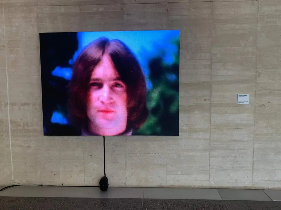 Una de las obras de la exposici&oacute;n de Yoko Ono en el Musac. Foto: A.F.R.