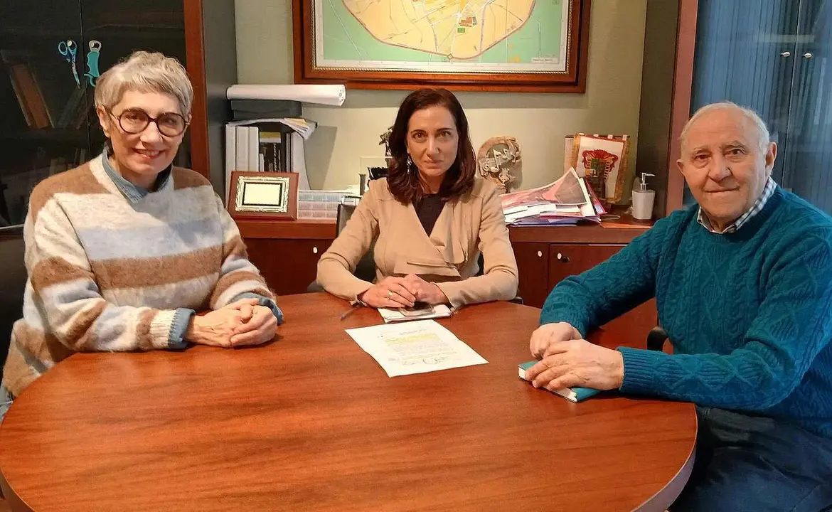 Reuni&oacute;n Alicia Gallego con la Comunidad de Regantes del P&aacute;ramo Bajo.