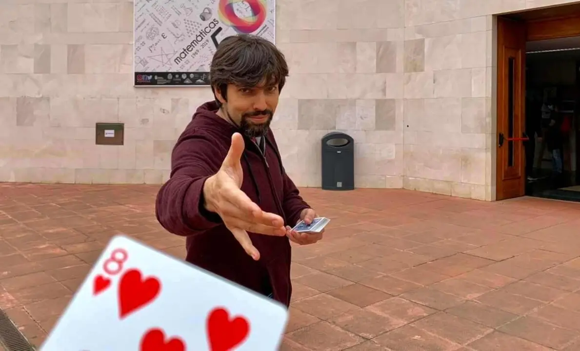 Nelo Maestre lleva la 'Matemagia' al Teatro San Francisco en diciembre.