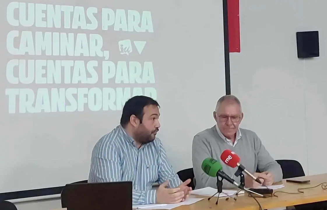 Un instante de la rueda de prensa celebrada este martes por Izquierda Unida.