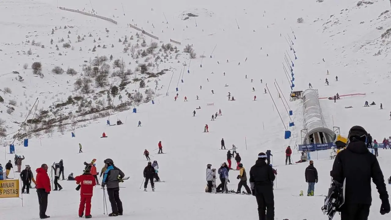 Imagen de la estaci&oacute;n invernal de San Isidro durante este fin de semana.