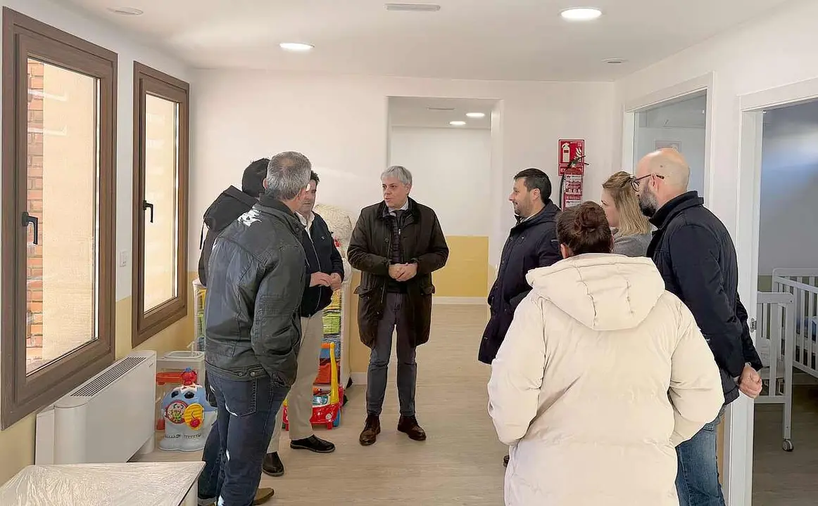 Un instante de la visita a las nuevas instalaciones de la guarder&iacute;a.