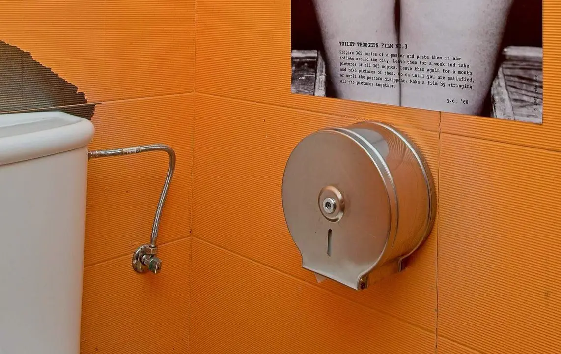 Yoko Ono ba&ntilde;o