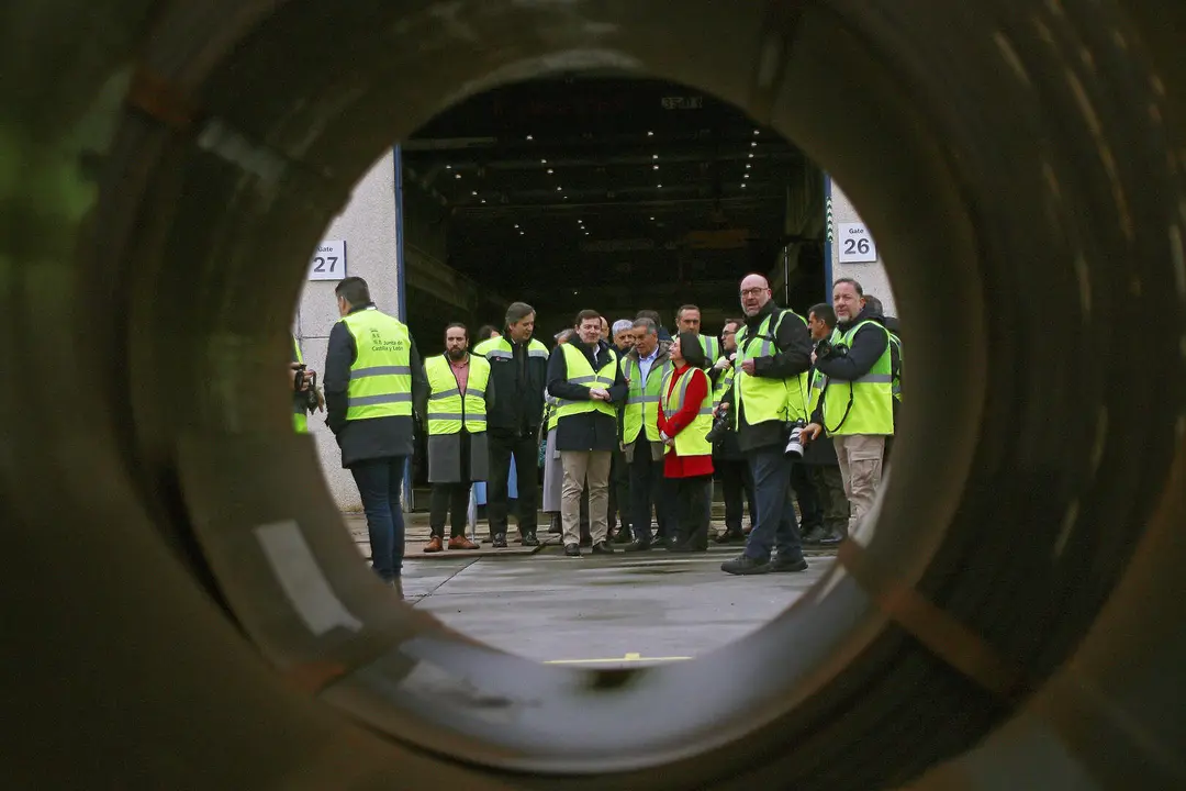 El presidente de la Junta, Alfonso Fern&aacute;ndez Ma&ntilde;ueco, visita el ramal ferroviario electrificado al Pol&iacute;gono Industrial de Villadangos del P&aacute;ramo (Le&oacute;n) acompa&ntilde;ado por la Secretaria de Estado de Industria, Rebeca Torr&oacute; y los consejeros Juan Carlos Su&aacute;rez Qui&ntilde;ones y Jos&eacute; Luis Sanz Merino. Foto: Ical