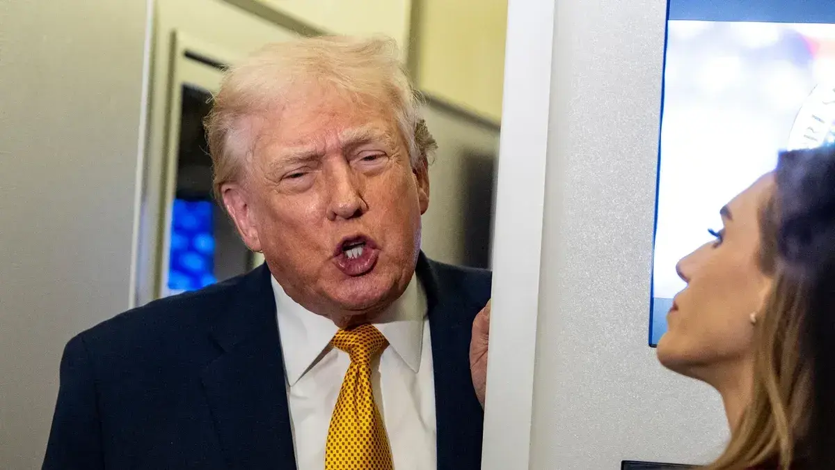 El presidente Donald Trump a bordo del Air Force One.