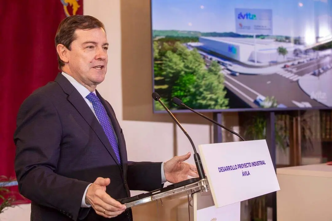 El presidente de la Junta firma un acuerdo para el desarrollo de un nuevo proyecto en &Aacute;vila este jueves. Foto: Rmestudios