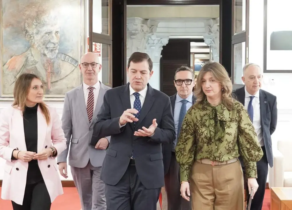 El presidente de la Junta, Alfonso Fern&aacute;ndez Ma&ntilde;ueco, firma un protocolo de colaboraci&oacute;n con las cuatro universidades p&uacute;blicas de la Comunidad.