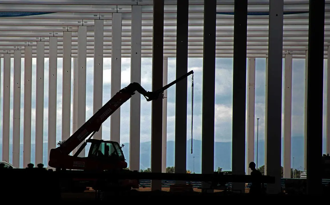 Imagen del interior del centro log&iacute;stico del grupo Dia durante el periodo de obras. Foto: Peio Garc&iacute;a