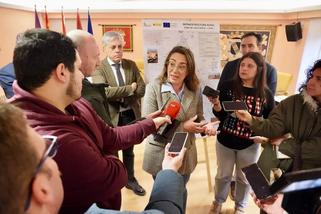 La consejera de Agricultura, Ganader&iacute;a y Desarrollo Rural, Mar&iacute;a Gonz&aacute;lez Corral, presenta el resultado final del proceso de concentraci&oacute;n parcelaria de la zona de Los Oteros.