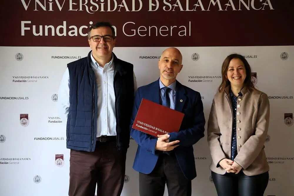 Imagen De izquierda a derecha Ignacio Coll, &Oacute;scar Gonz&aacute;lez y Patricia S&aacute;nchez, en la presentaci&oacute;n del curso. Foto: Col. Periodistas CYL
