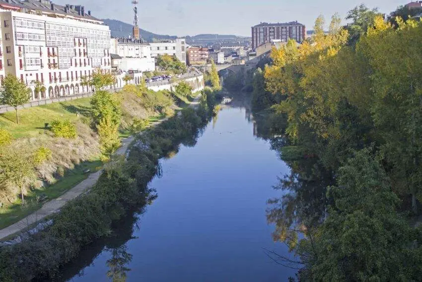 El r&iacute;o Sil a su paso por Ponferrada en una imagen de archivo. Foto cedida El Bierzo Digital