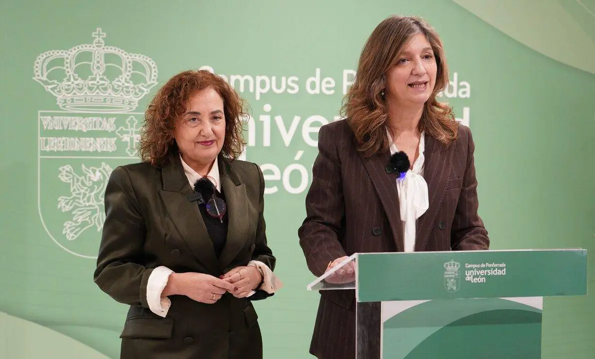 La rectora de la Universidad de Le&oacute;n, Nuria Gonz&aacute;lez (D), junto a la vicerrectora del Campus de Ponferrada, Pilar Marqu&eacute;s (I), durante la comparecencia para avanzar en la planificaci&oacute;n, calendario y las l&iacute;neas estrat&eacute;gicas sobre el proyecto de Policl&iacute;nica