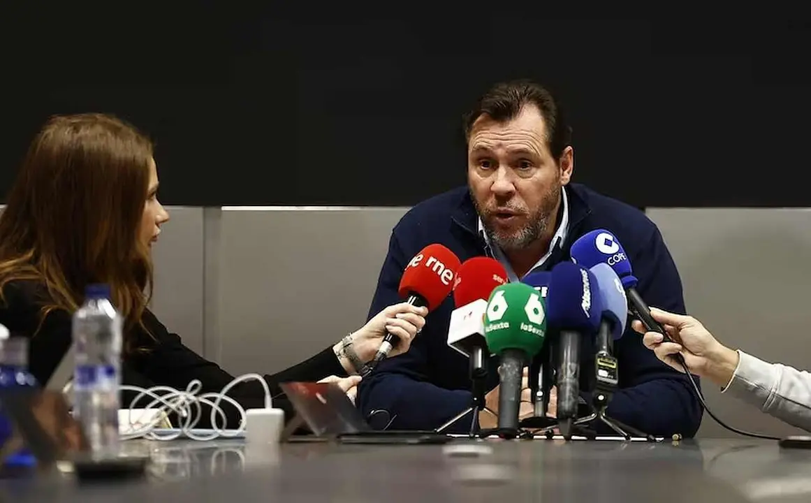 El ministro &Oacute;scar Puente, durante su comparecencia.