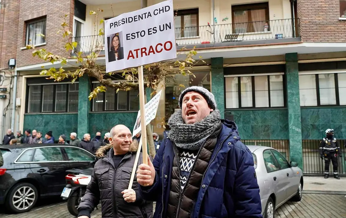 Los regantes del P&aacute;ramo Bajo de Le&oacute;n se movilizan ante la CHD para exigir que cumpla los compromisos firmados