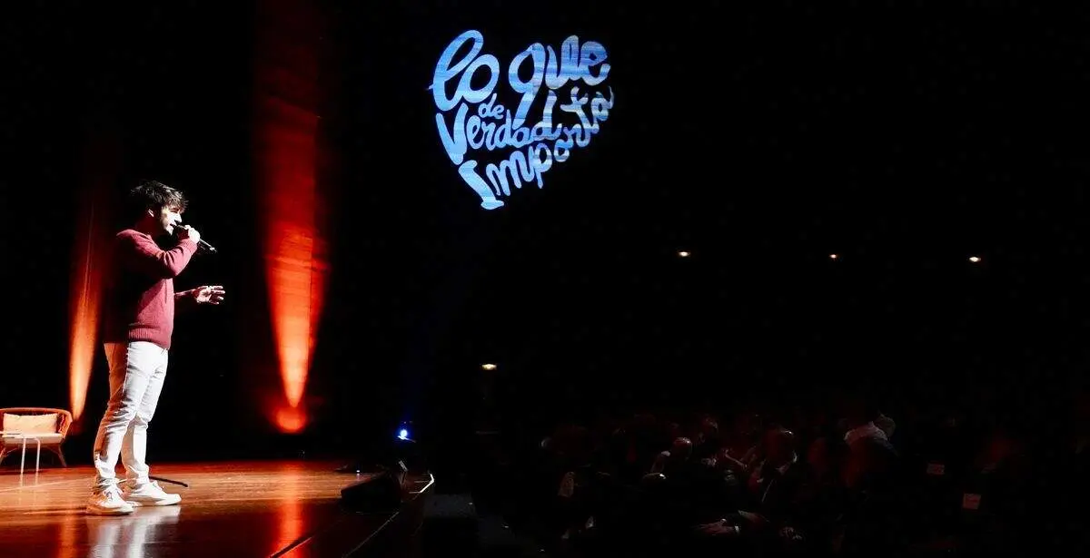 El alcalde de Le&oacute;n, Jos&eacute; Antonio Diez; el subdelegado del Gobierno, H&eacute;ctor Alaiz, y el delegado territorial de la Junta, Eduardo Diego,  participan en la apertura del congreso de la Fundaci&oacute;n Lo Que De Verdad Importa