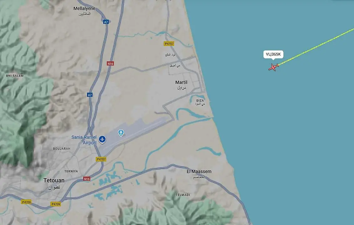 Imagen del vuelo ch&aacute;rter de la Cultural en el momento de tomar tierra en Tetu&aacute;n.