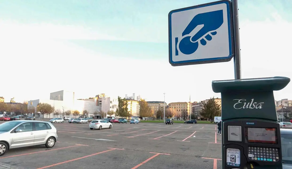 Zona naranja de la O.R.A. frente a la delegaci&oacute;n territorial de la Junta en Le&oacute;n, gestionada por Eulsa. Foto: Campillo